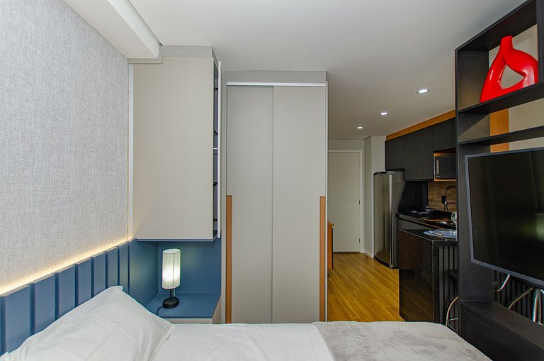 Charmoso studio na Fradique Coutinho