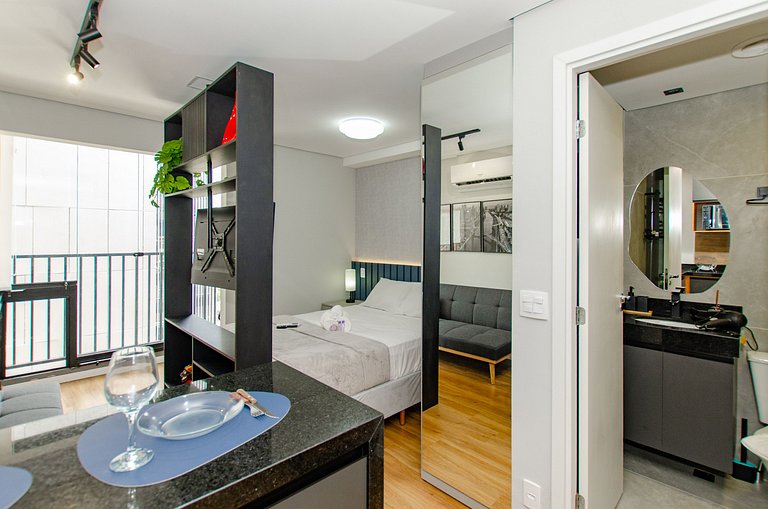 Charmoso studio na Fradique Coutinho