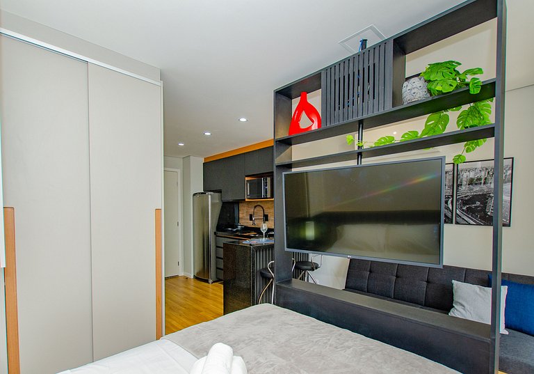 Charmoso studio na Fradique Coutinho