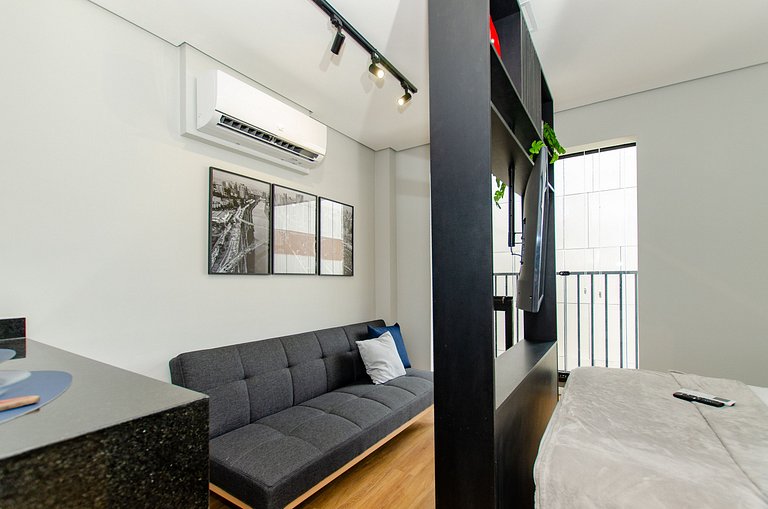 Charmoso studio na Fradique Coutinho