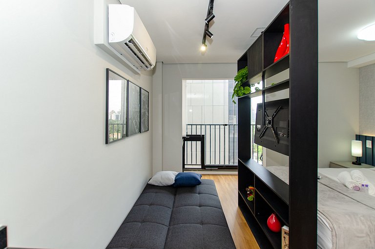 Charmoso studio na Fradique Coutinho