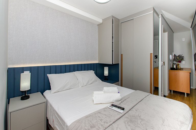 Charmoso studio na Fradique Coutinho