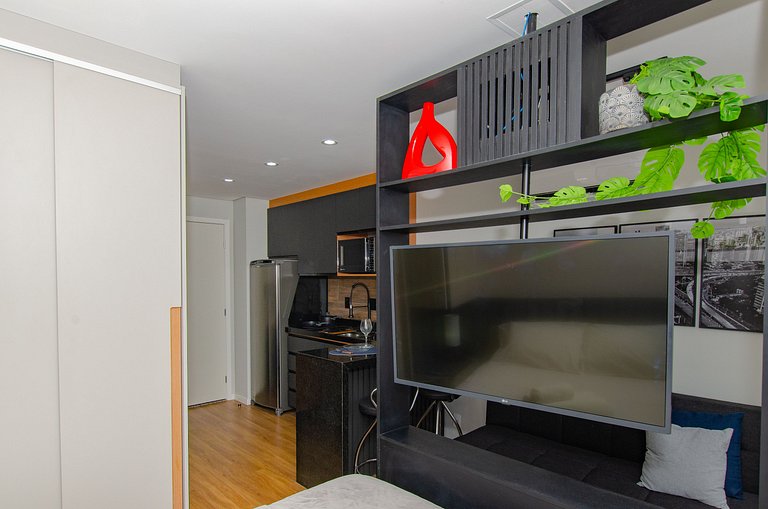 Charmoso studio na Fradique Coutinho