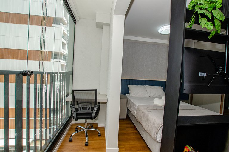 Charmoso studio na Fradique Coutinho