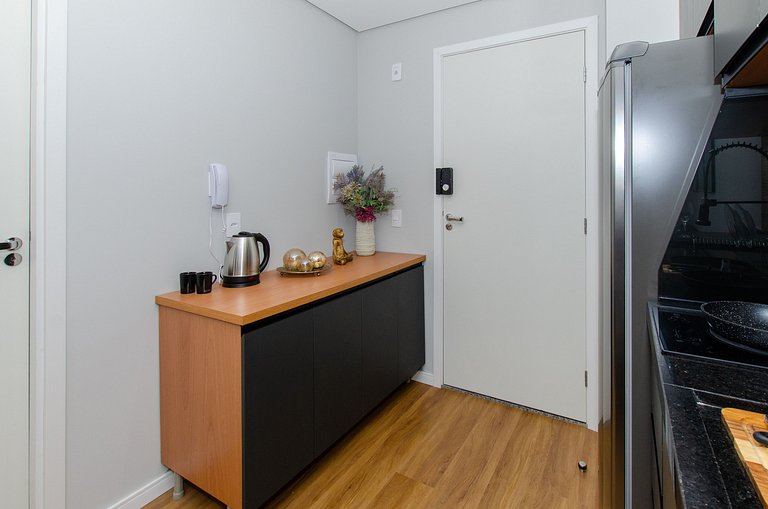 Charmoso studio na Fradique Coutinho