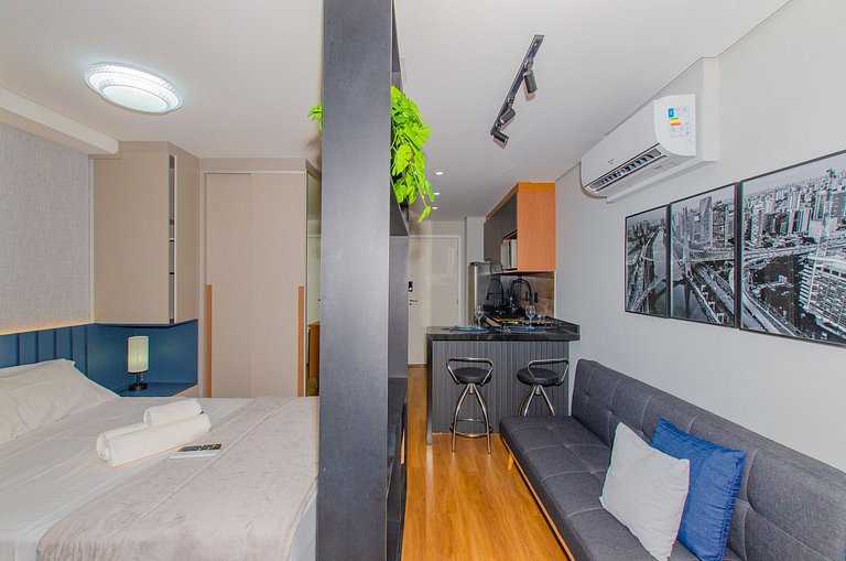 Charmoso studio na Fradique Coutinho