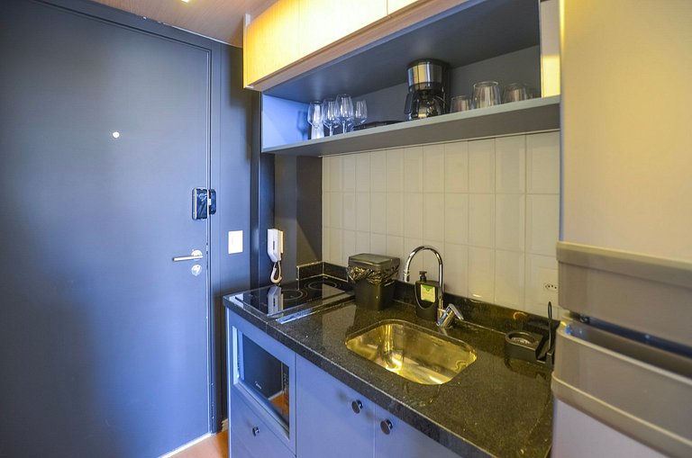 Studio com mezanino ao lado do Mackenzie