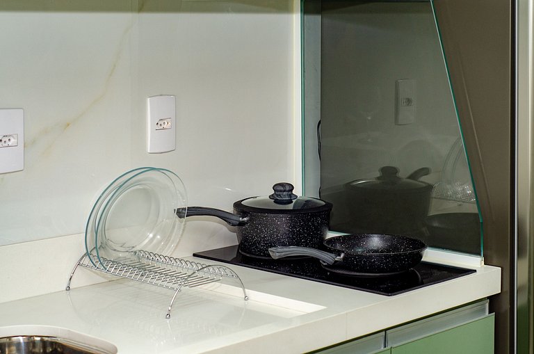 Charmoso studio na Fradique Coutinho