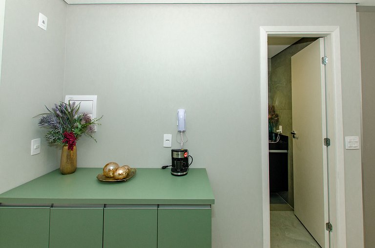 Charmoso studio na Fradique Coutinho