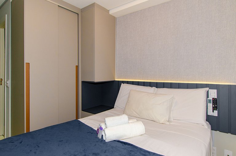 Charmoso studio na Fradique Coutinho