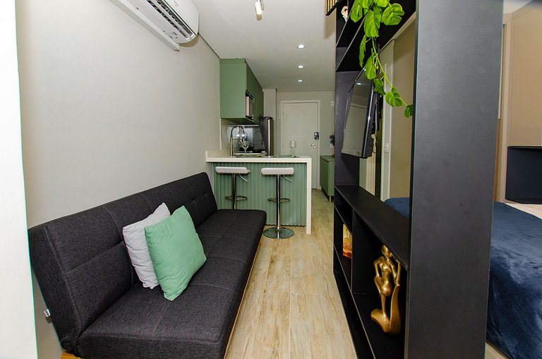 Charmoso studio na Fradique Coutinho