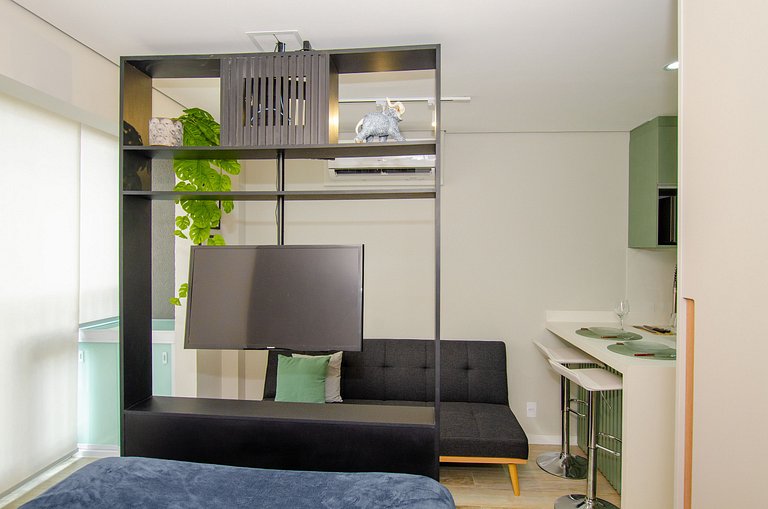 Charmoso studio na Fradique Coutinho