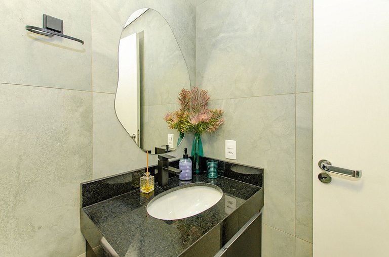 Charmoso studio na Fradique Coutinho