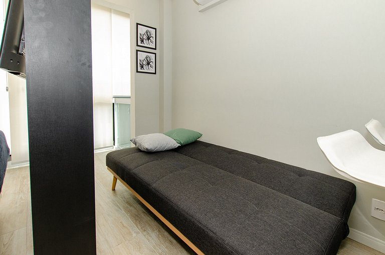 Charmoso studio na Fradique Coutinho