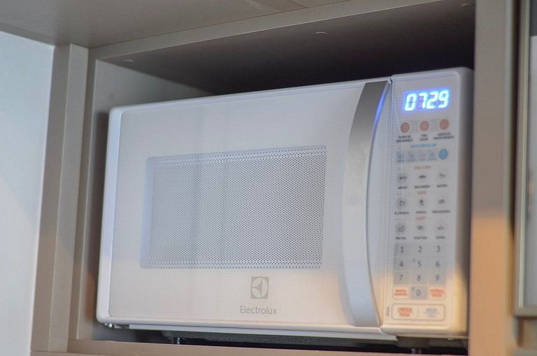 Belo studio com cama queen e vista livre