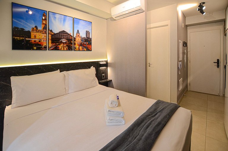 Belo studio com cama queen e vista livre