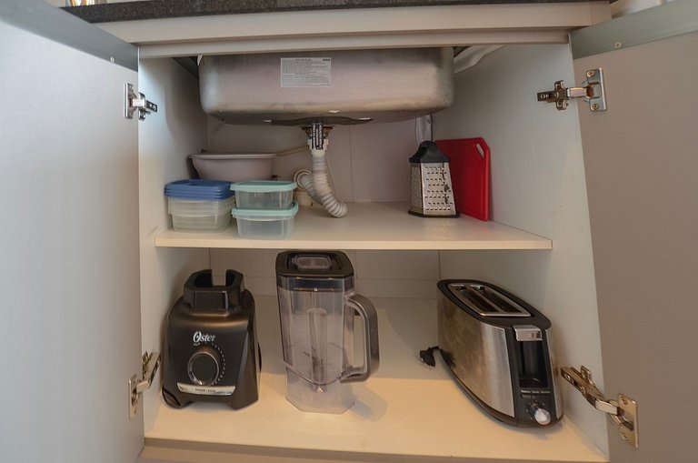 Belo studio com cama queen e vista livre