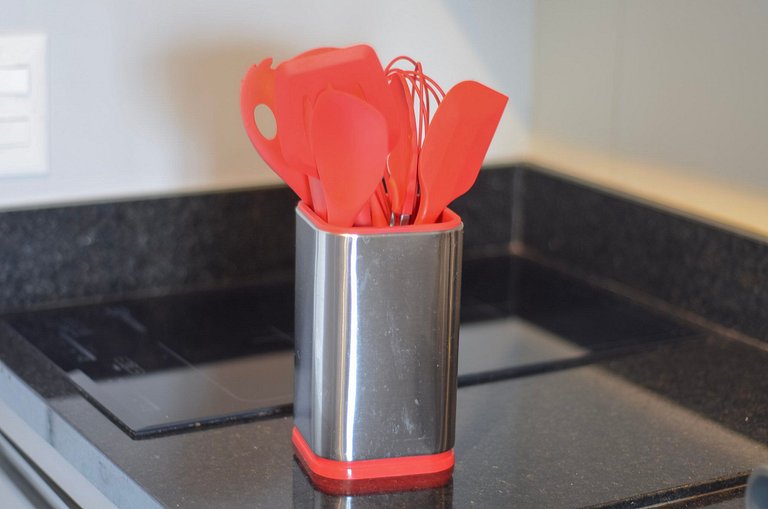 Belo studio com cama queen e vista livre