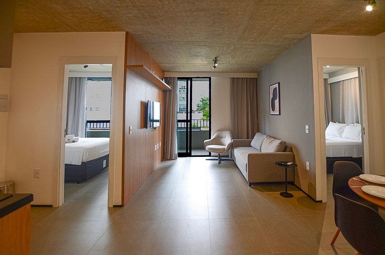 Belo apto de 2 dorms C/ varanda e ar-condicionado