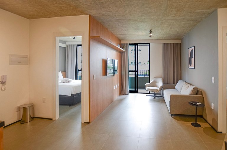 Belo apto de 2 dorms C/ varanda e ar-condicionado