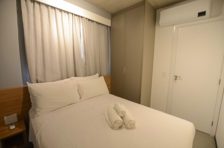 Belo apto de 2 dorms C/ varanda e ar-condicionado