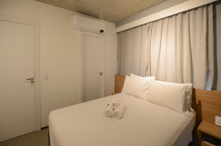 Belo apto de 2 dorms C/ varanda e ar-condicionado