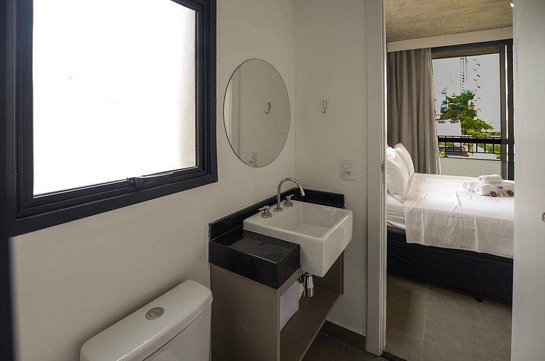 Belo apto de 2 dorms C/ varanda e ar-condicionado