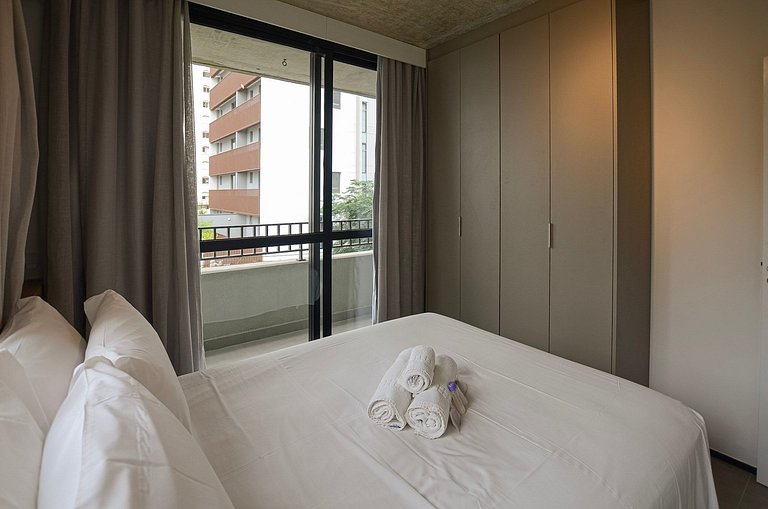 Belo apto de 2 dorms C/ varanda e ar-condicionado