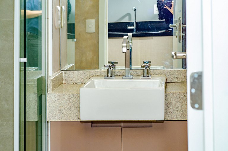 Belo studio ao lado do Shopping Pamplona