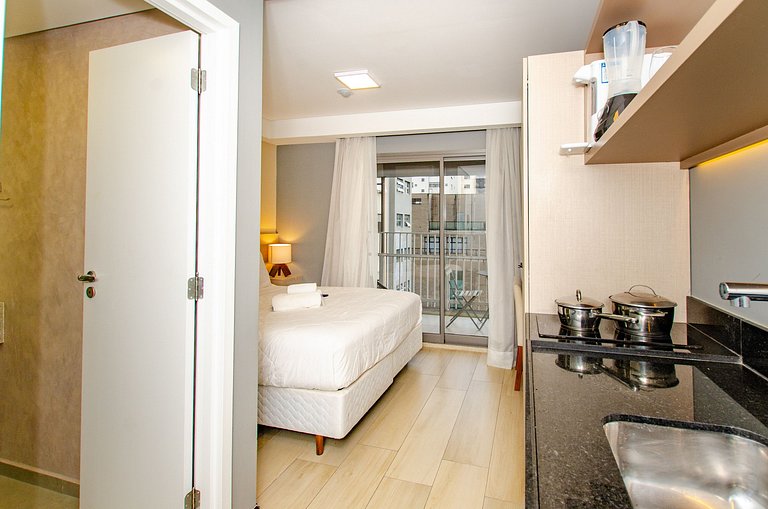 Belo studio ao lado do Shopping Pamplona