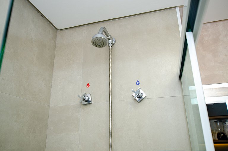 Belo studio ao lado do Shopping Pamplona