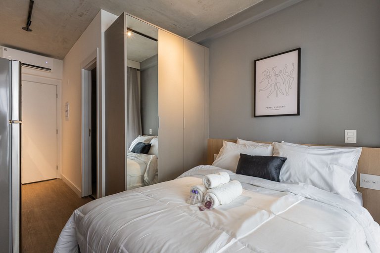 Charmoso studio C/varanda na Pompéia