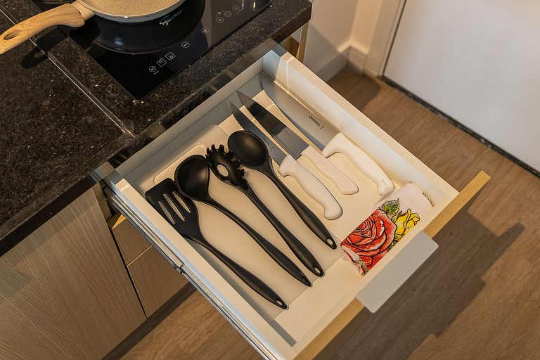 Charmoso studio C/varanda na Pompéia