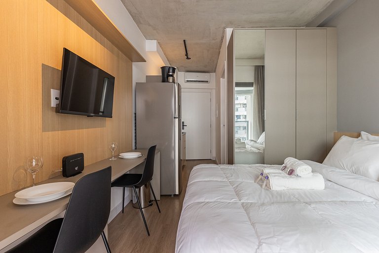 Charmoso studio C/varanda na Pompéia