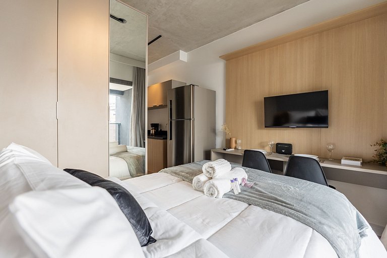 Charmoso studio C/varanda na Pompéia