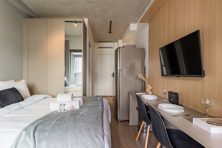 Charmoso studio C/varanda na Pompéia