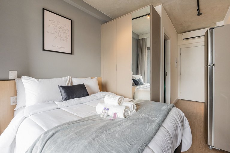 Charmoso studio C/varanda na Pompéia