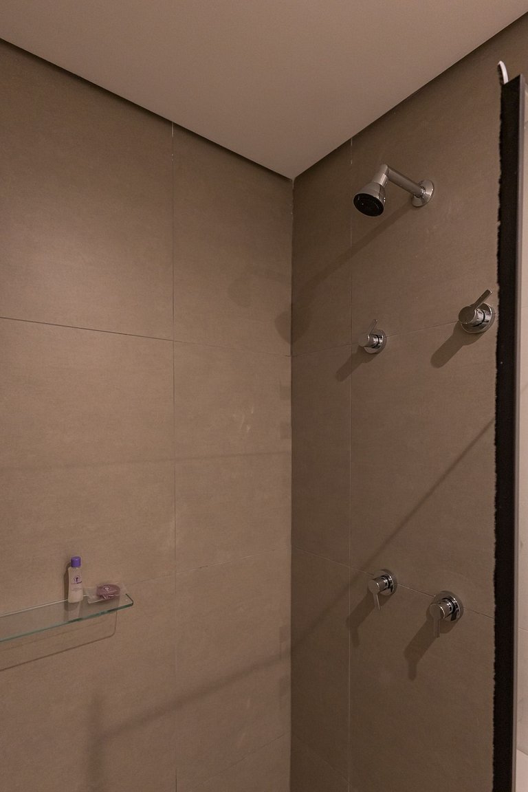 Charmoso studio C/varanda na Pompéia