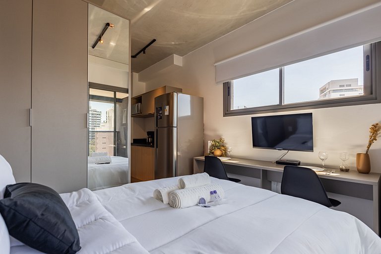 Charmoso studio C/varanda na Pompéia