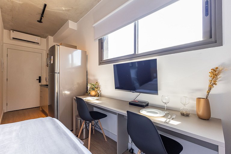 Charmoso studio C/varanda na Pompéia