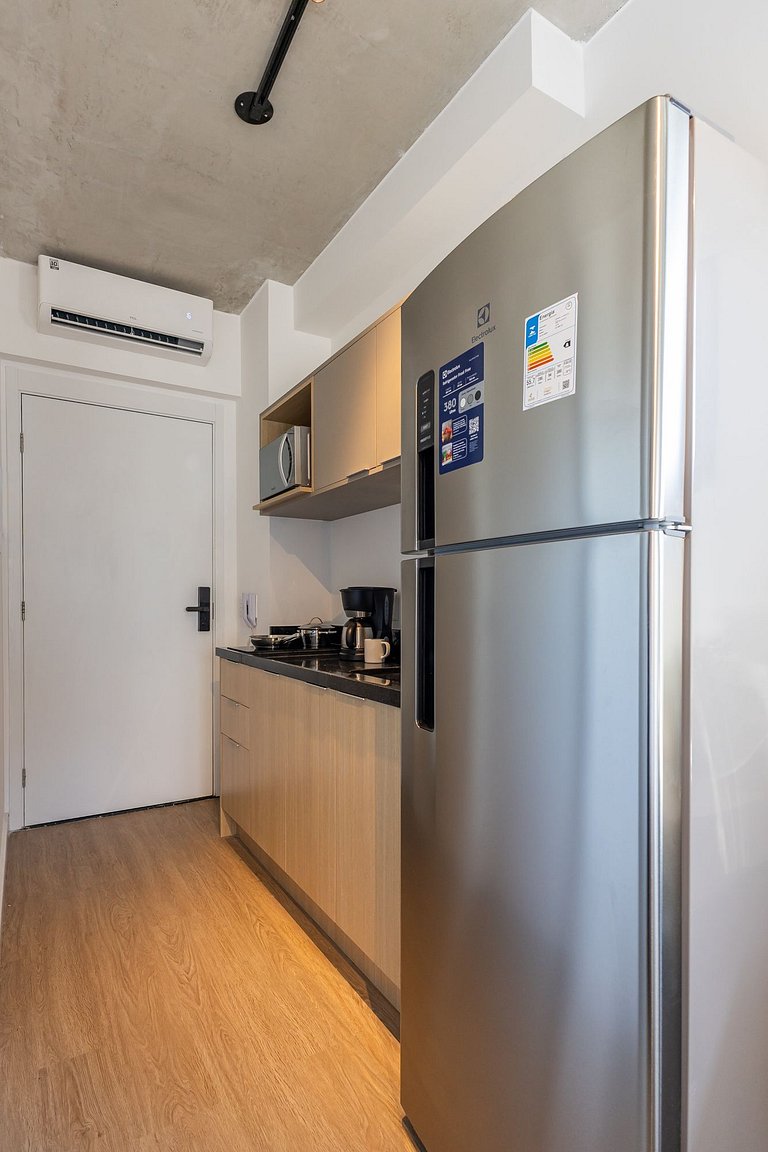 Charmoso studio C/varanda na Pompéia