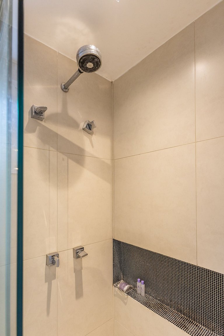 Belo apto C/vaga no coração da Consolação