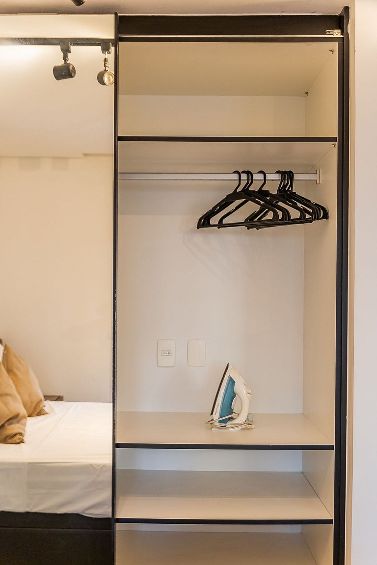 Belo apto C/vaga no coração da Consolação