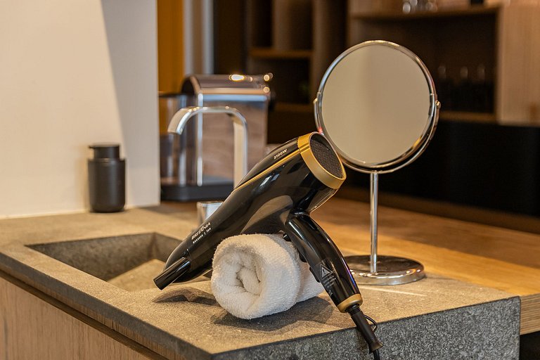 Belo apto C/vaga no coração da Consolação