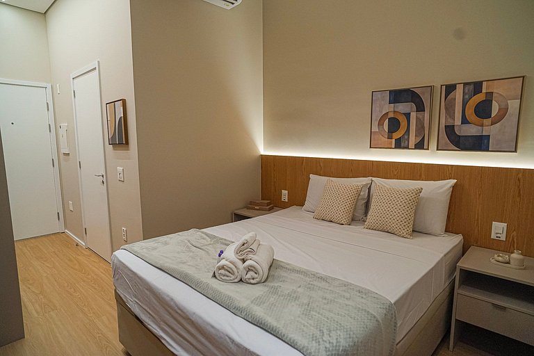 Belíssimo studio C/cama queen ao lado do Mackenzie