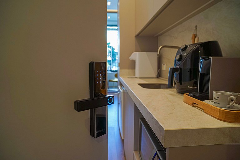 Belíssimo studio C/cama queen ao lado do Mackenzie