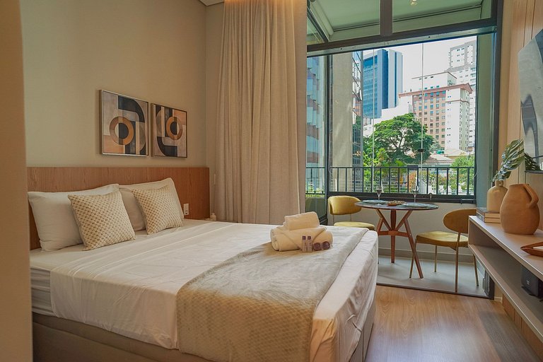 Belíssimo studio C/cama queen ao lado do Mackenzie