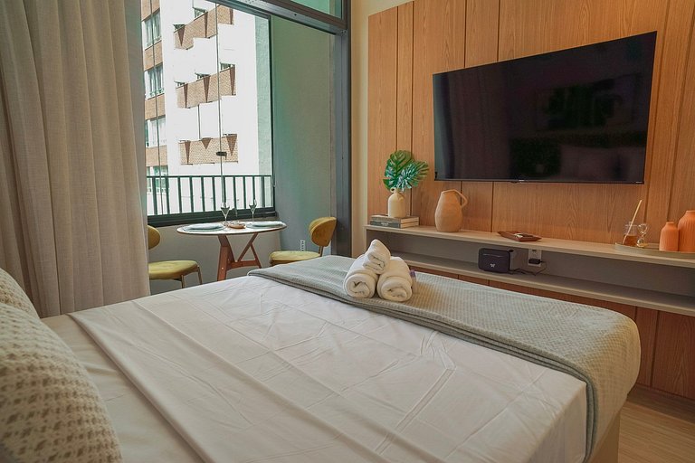 Belíssimo studio C/cama queen ao lado do Mackenzie