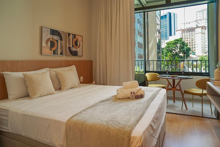 Belíssimo studio C/cama queen ao lado do Mackenzie