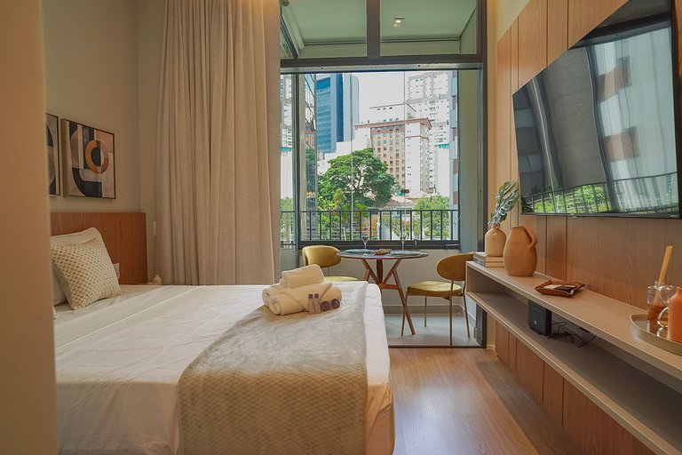 Belíssimo studio C/cama queen ao lado do Mackenzie